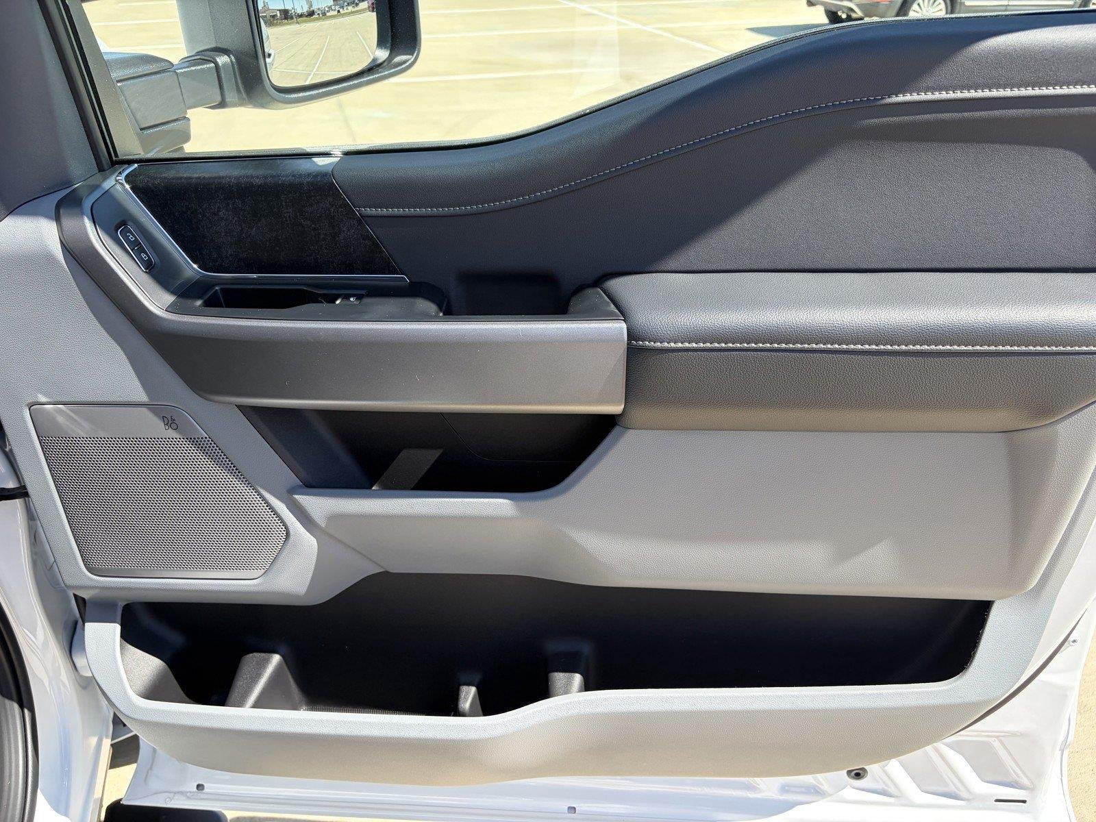 2027 Ford Super Duty F-350 DRW XLT