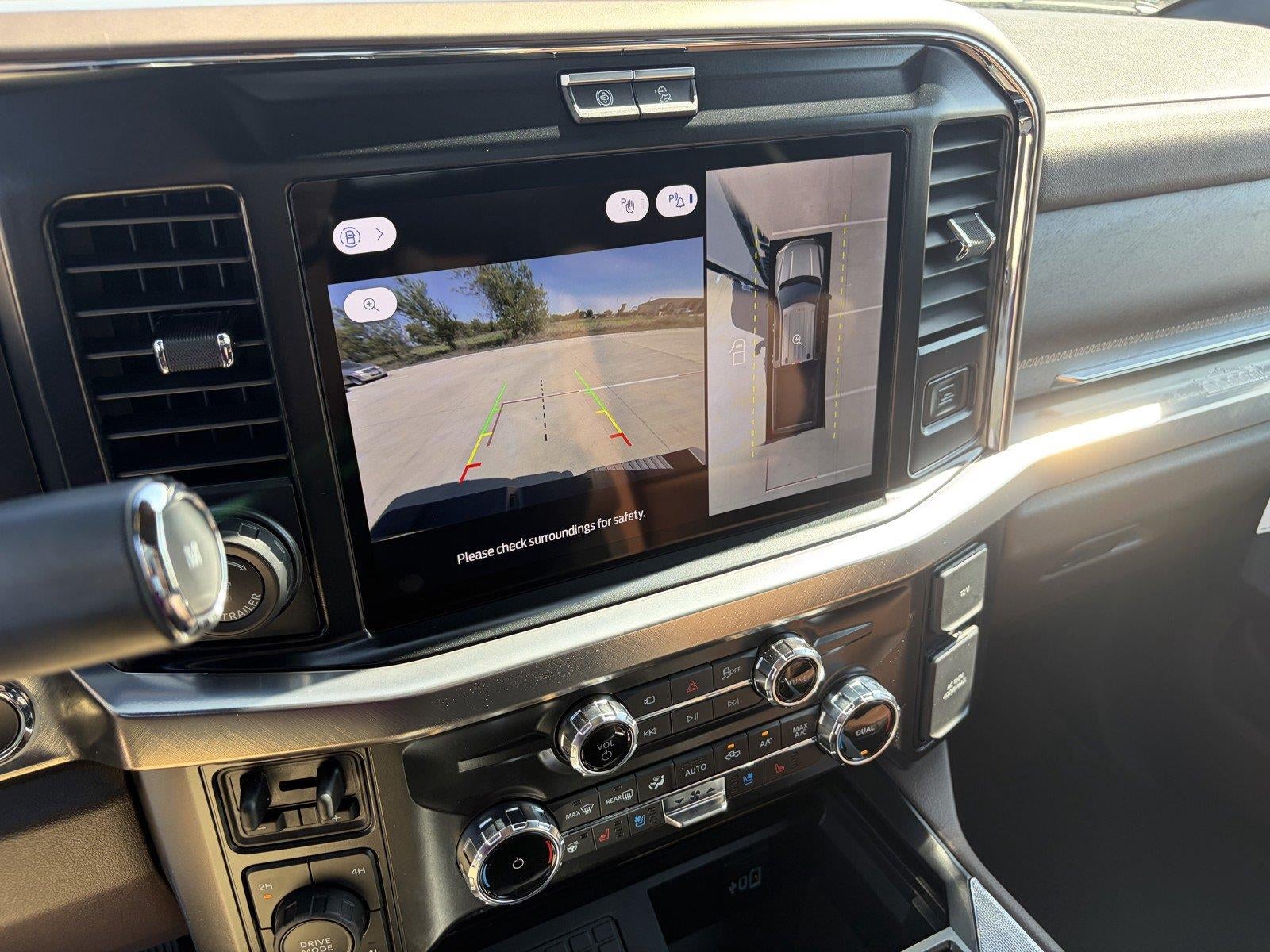 2027 Ford Super Duty F-350 DRW King Ranch