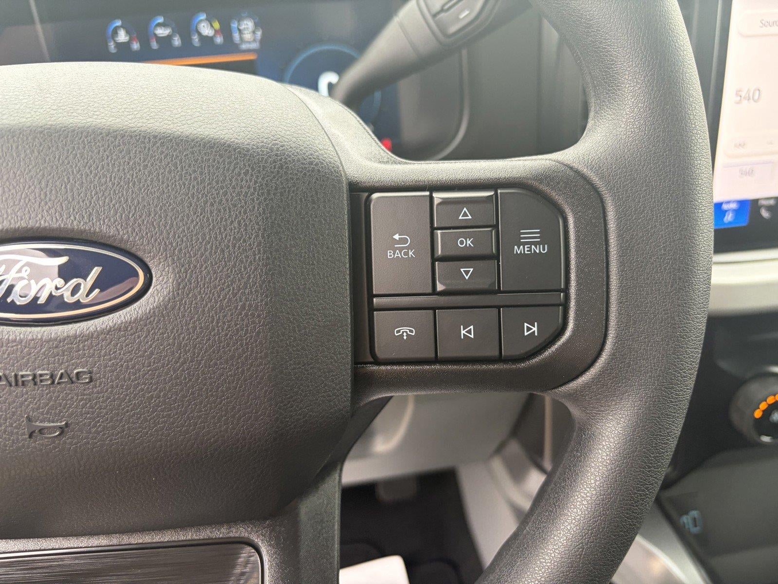 2027 Ford Super Duty F-350 DRW XLT