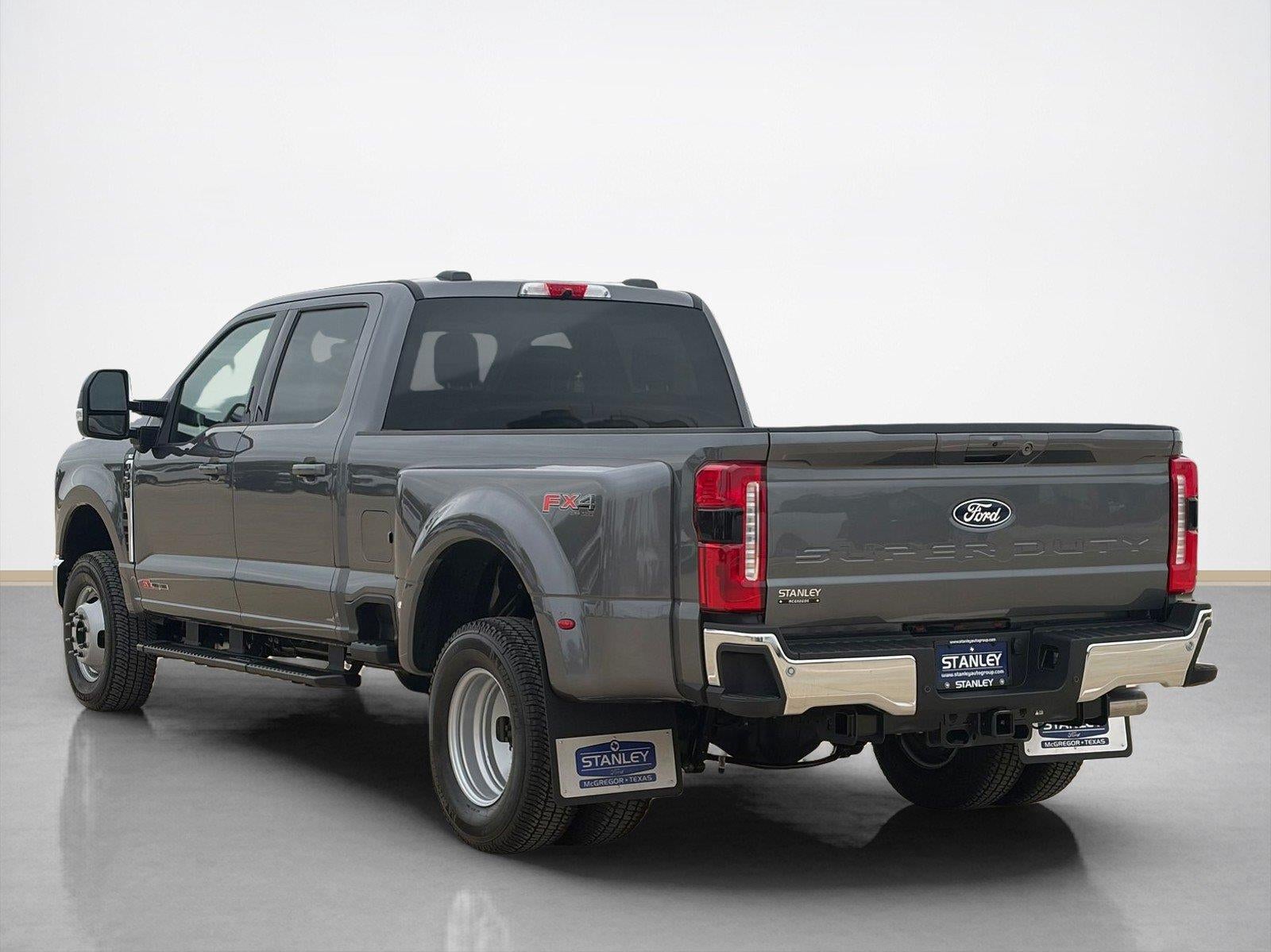 2027 Ford Super Duty F-350 DRW XLT