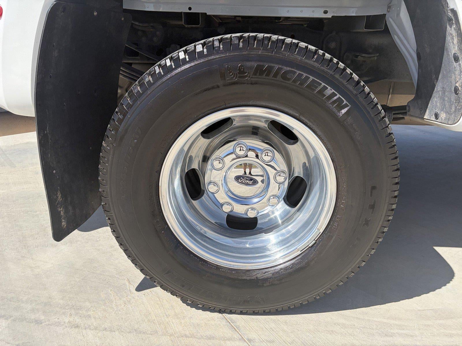 2024 Ford Super Duty F-350 Drw LARIAT