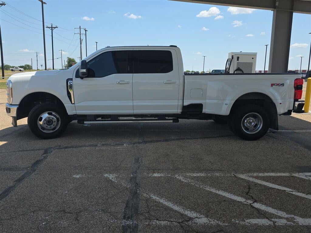 2024 Ford Super Duty F-350 DRW LARIAT