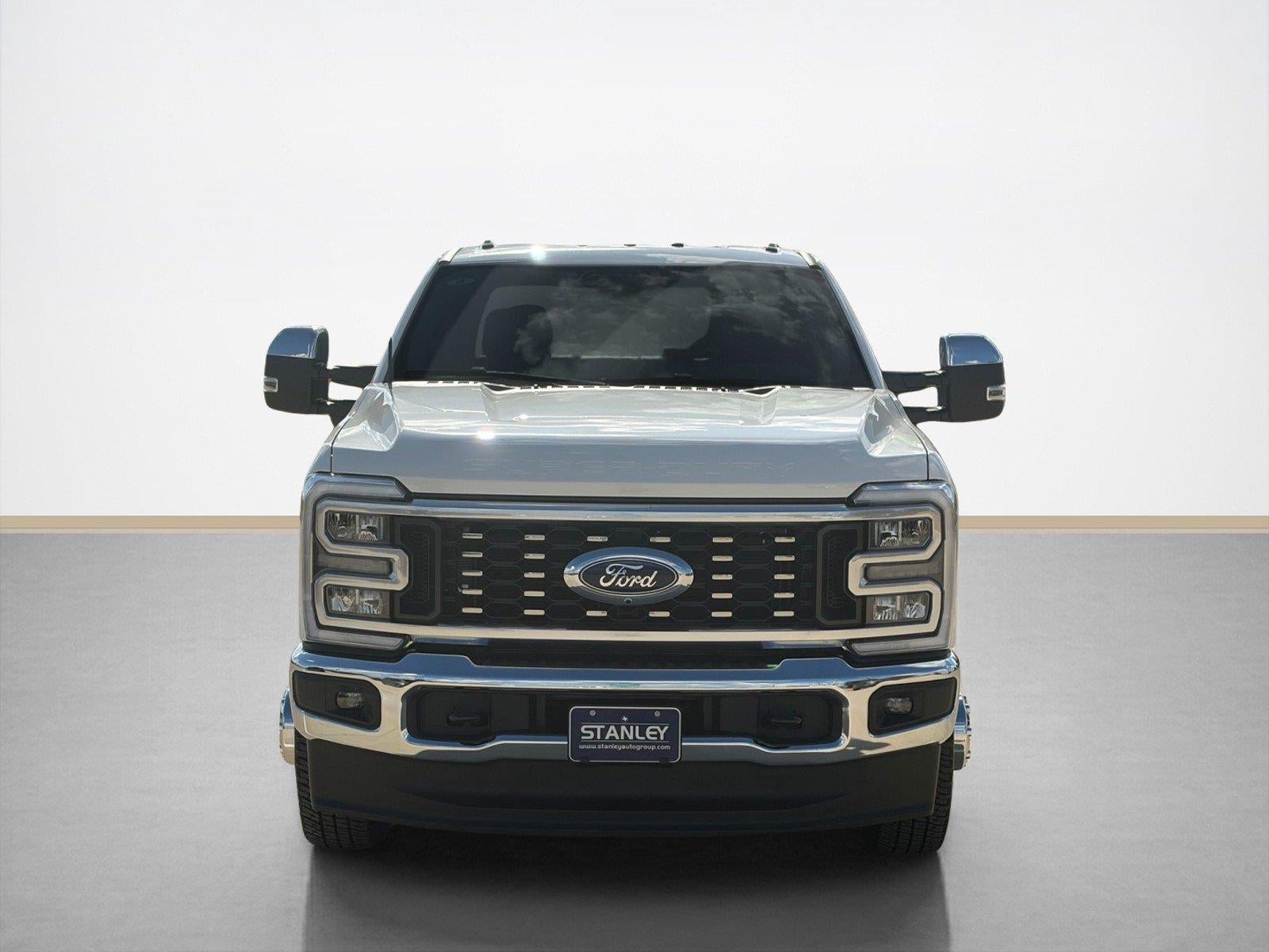 2026 Ford Super Duty F-350 DRW LARIAT