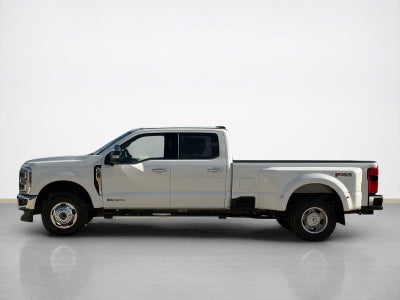2026 Ford Super Duty F-350 DRW LARIAT