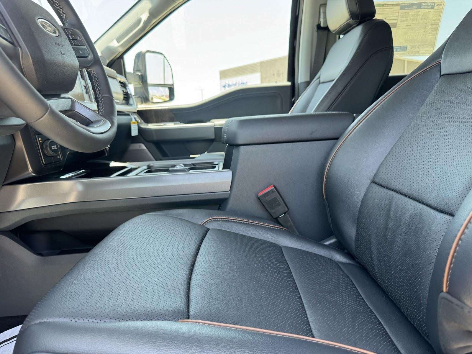 2026 Ford Super Duty F-350 DRW LARIAT