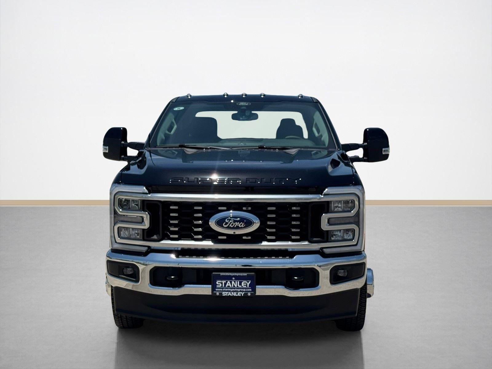 2026 Ford Super Duty F-350 DRW LARIAT