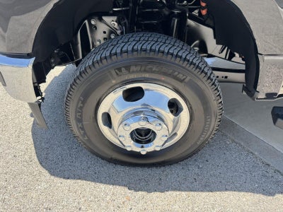 2026 Ford Super Duty F-350 DRW LARIAT