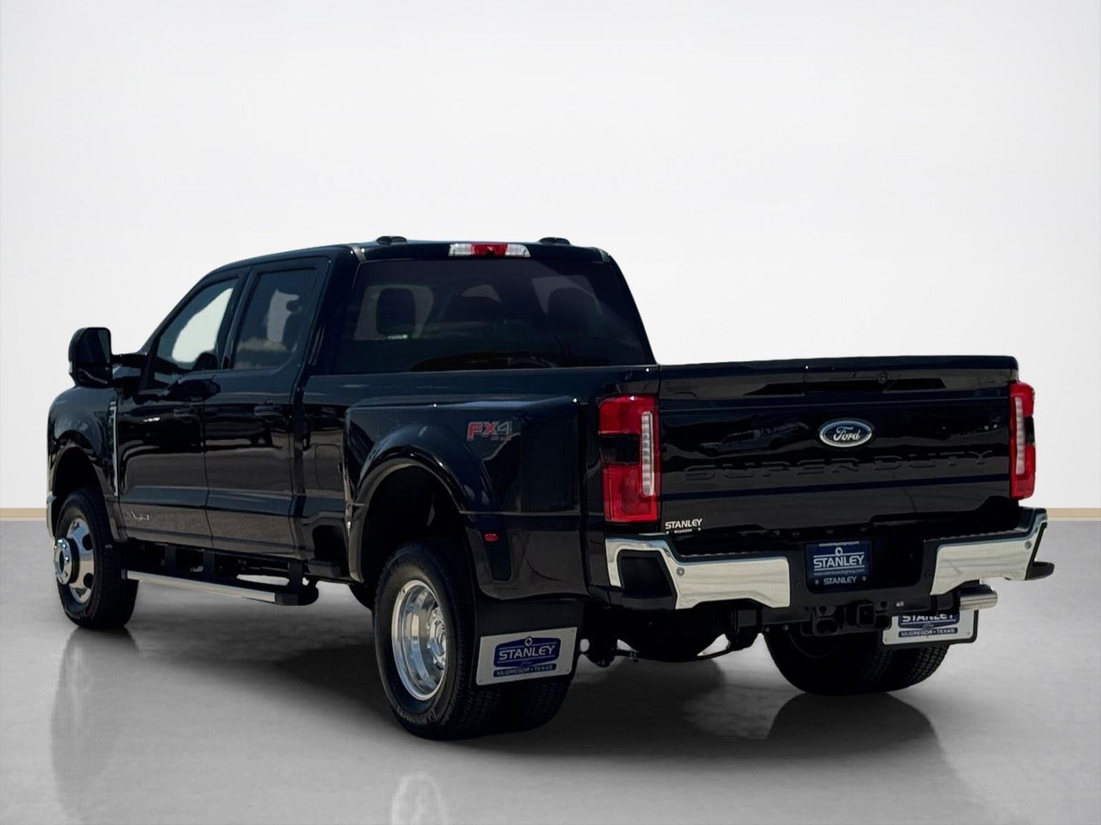 2026 Ford Super Duty F-350 DRW LARIAT