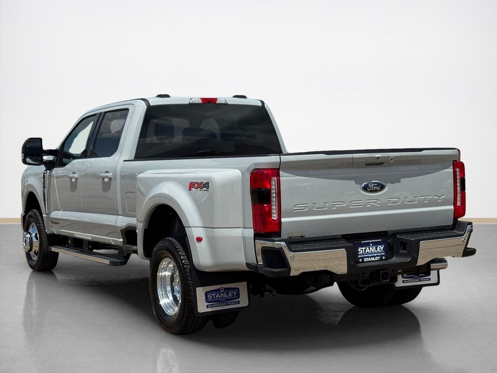 2026 Ford Super Duty F-350 DRW LARIAT