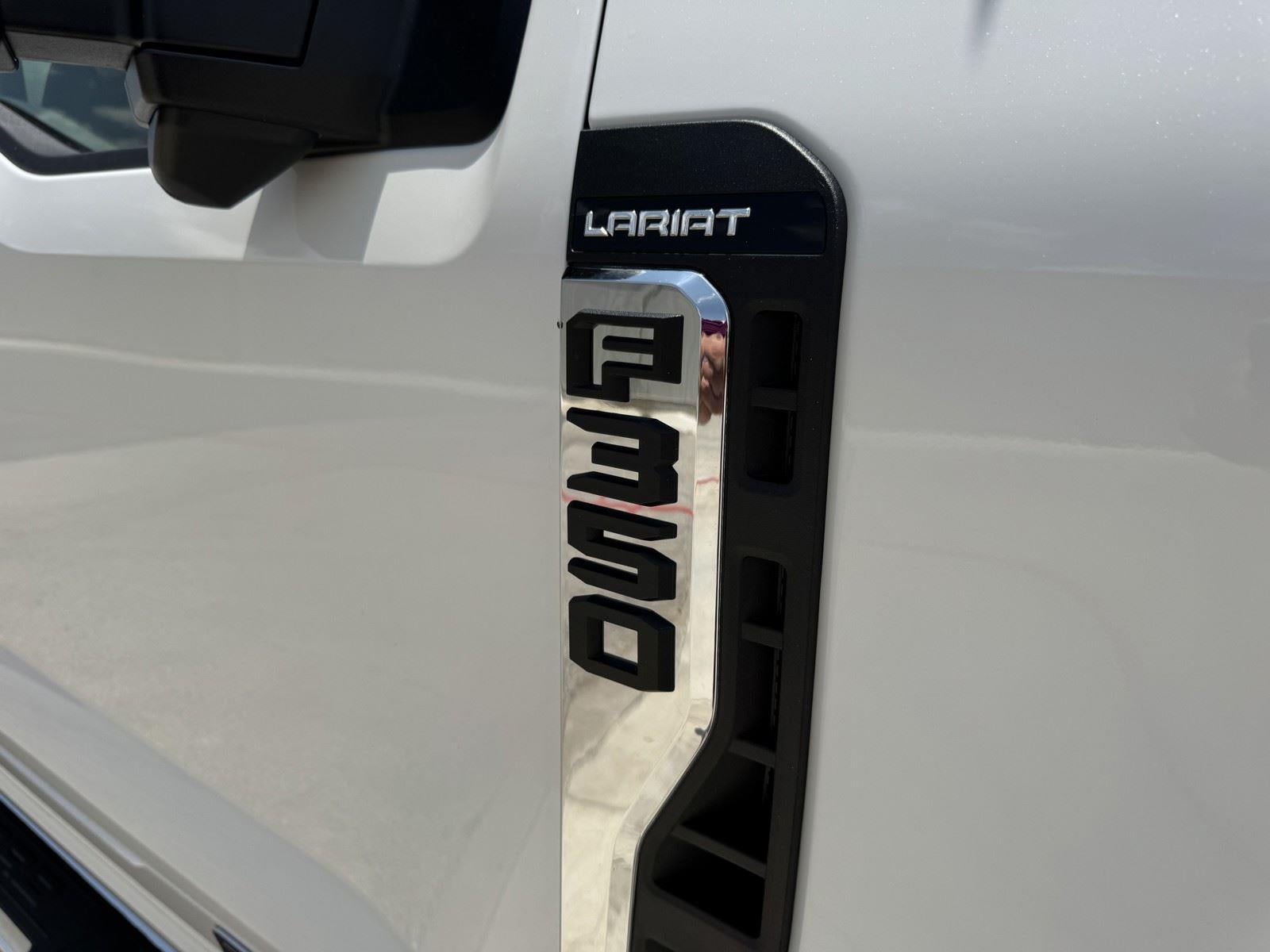 2026 Ford Super Duty F-350 DRW LARIAT