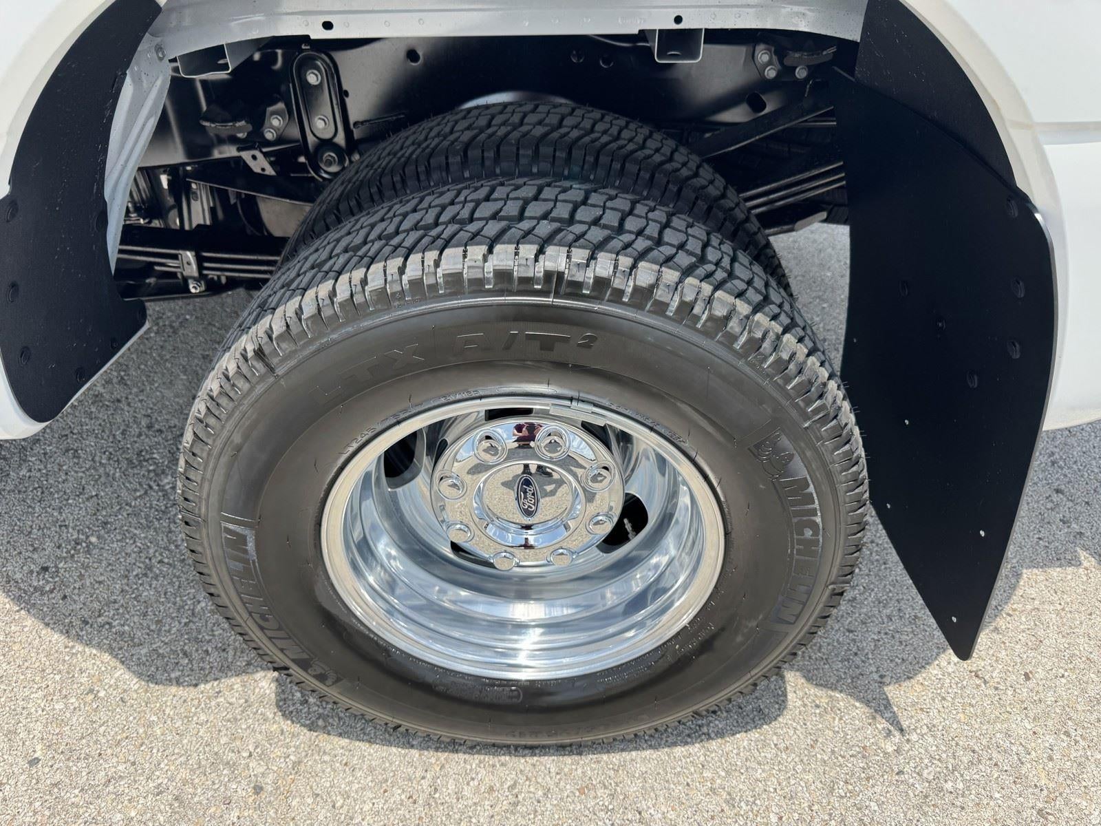 2026 Ford Super Duty F-350 DRW LARIAT