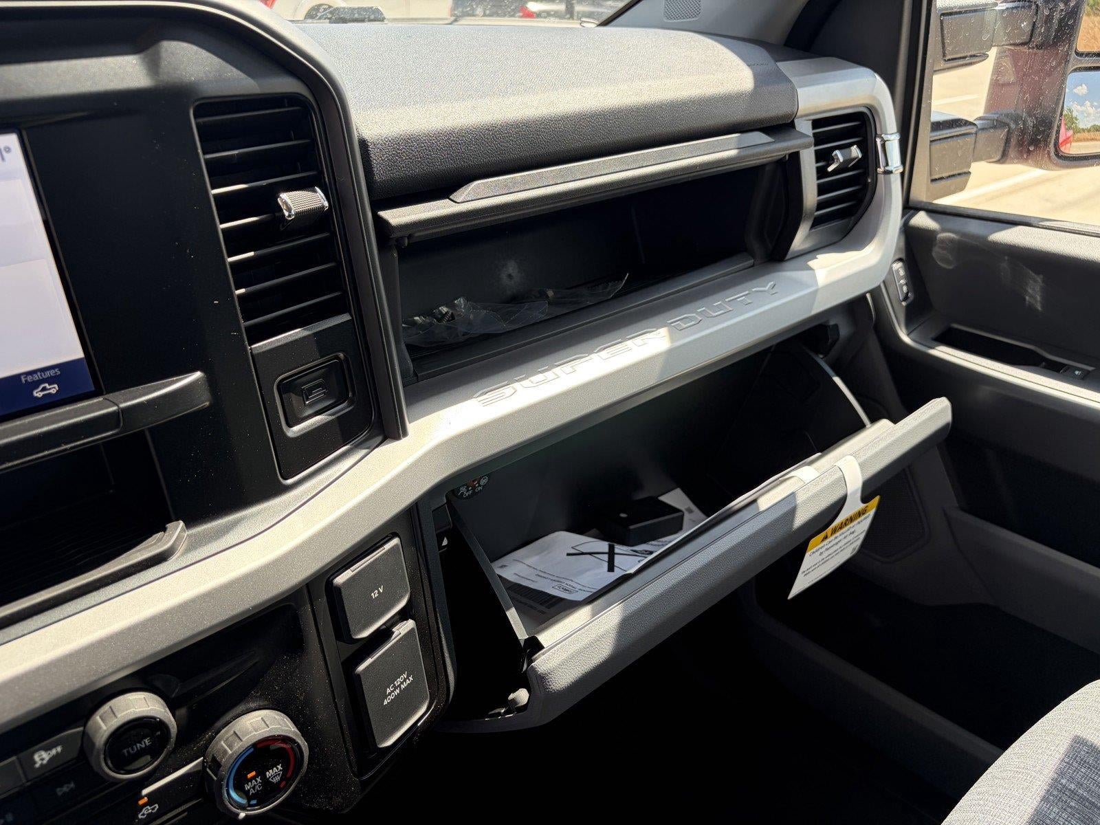 2027 Ford Super Duty F-350 SRW XLT