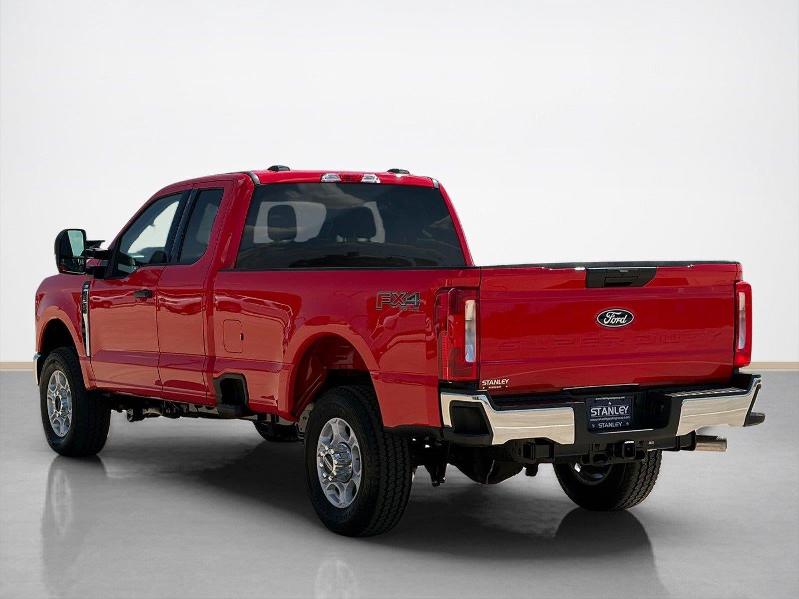 2027 Ford Super Duty F-350 SRW XLT