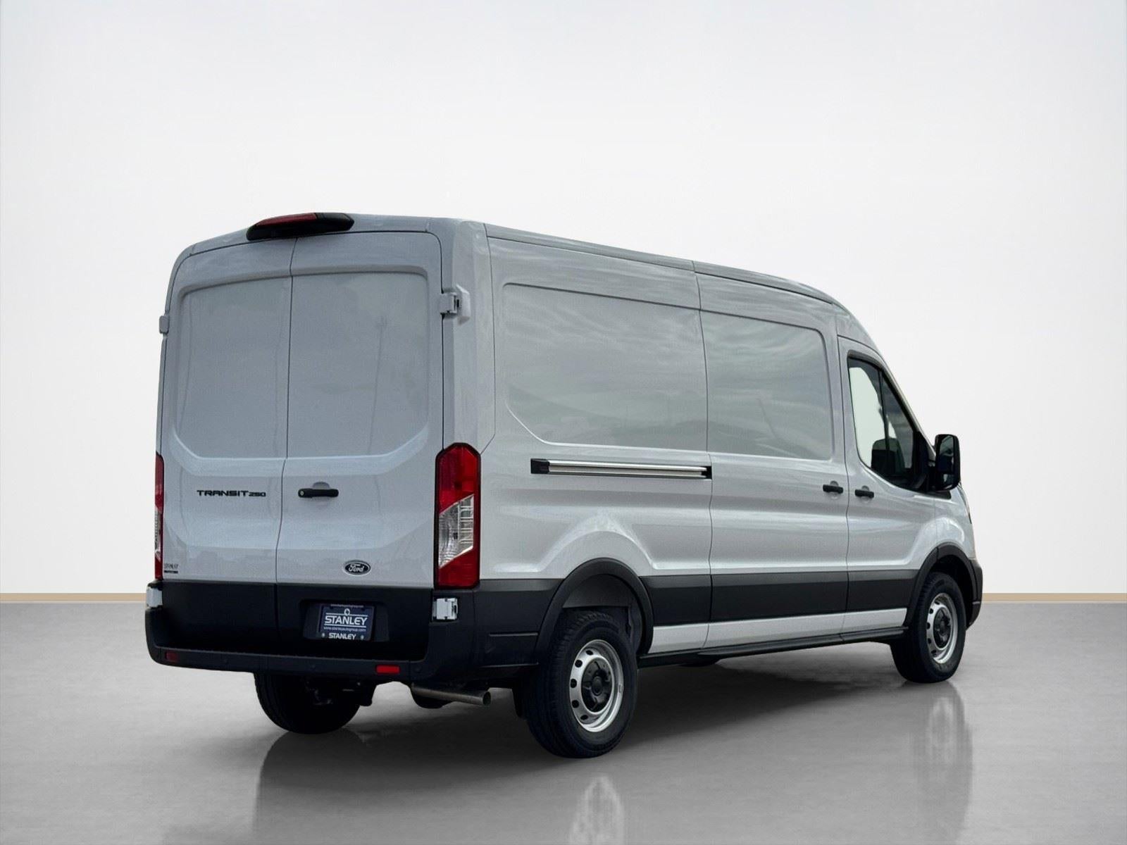 2026 Ford Transit Cargo Van T-250 148 MED RF 9150 GV
