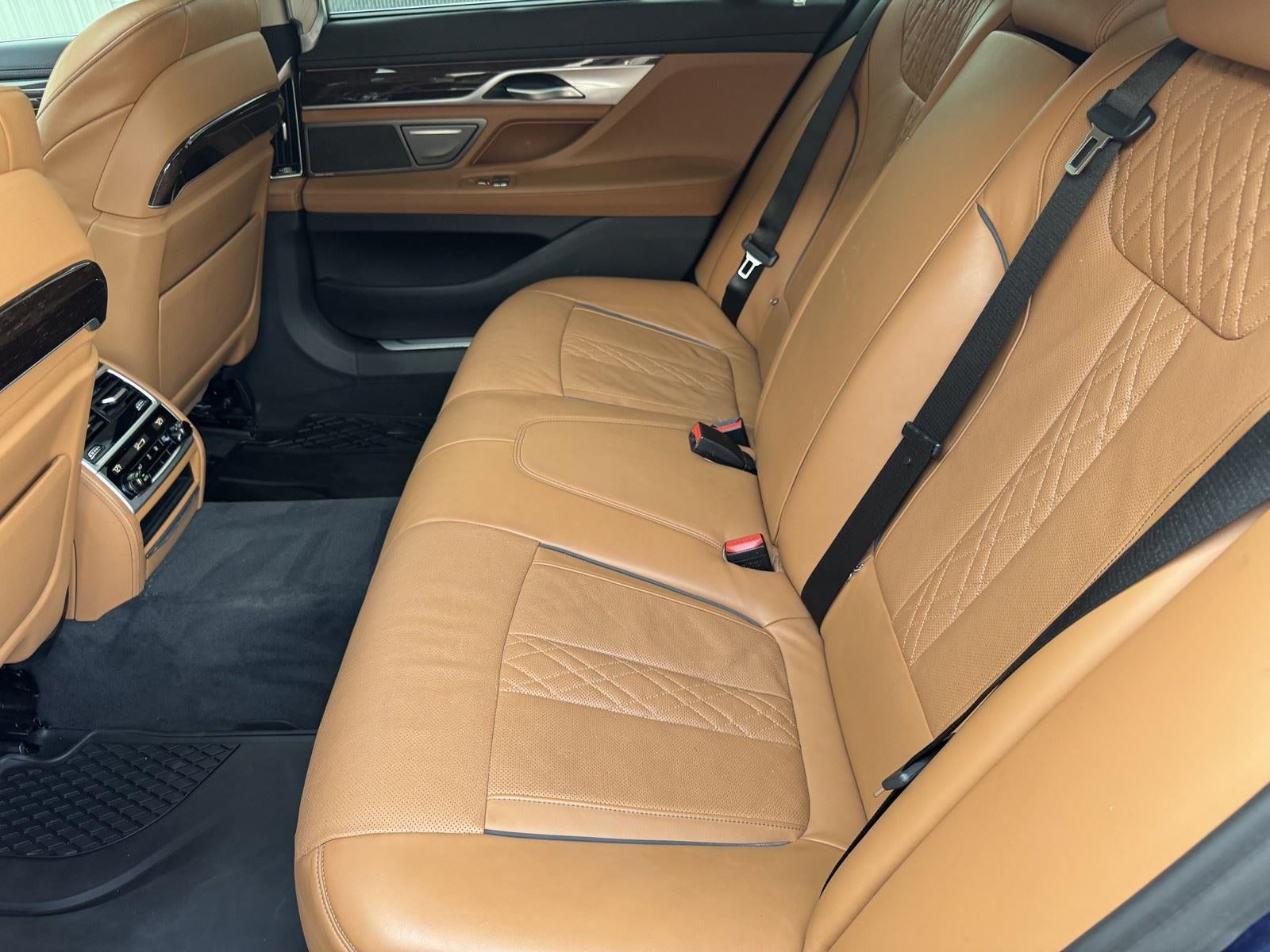 2021 BMW 7 Series 740i