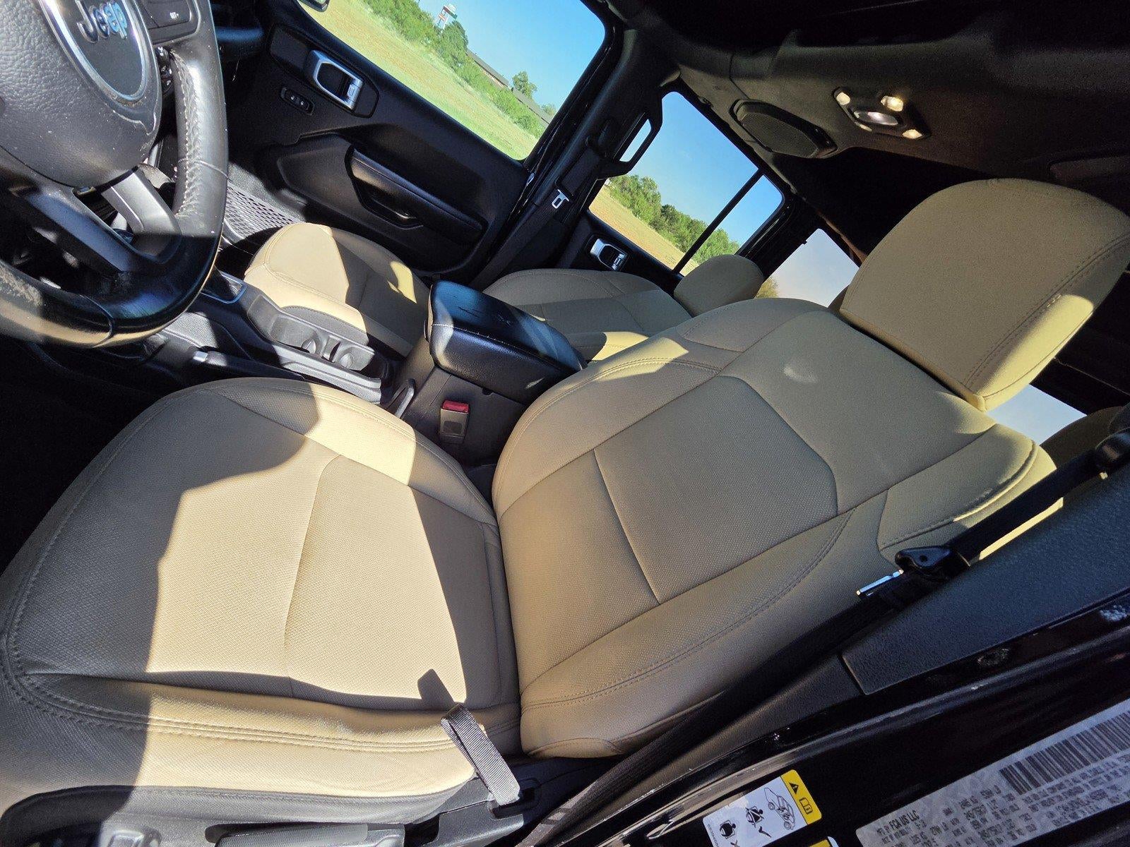 2020 Jeep Wrangler Unlimited Black and Tan