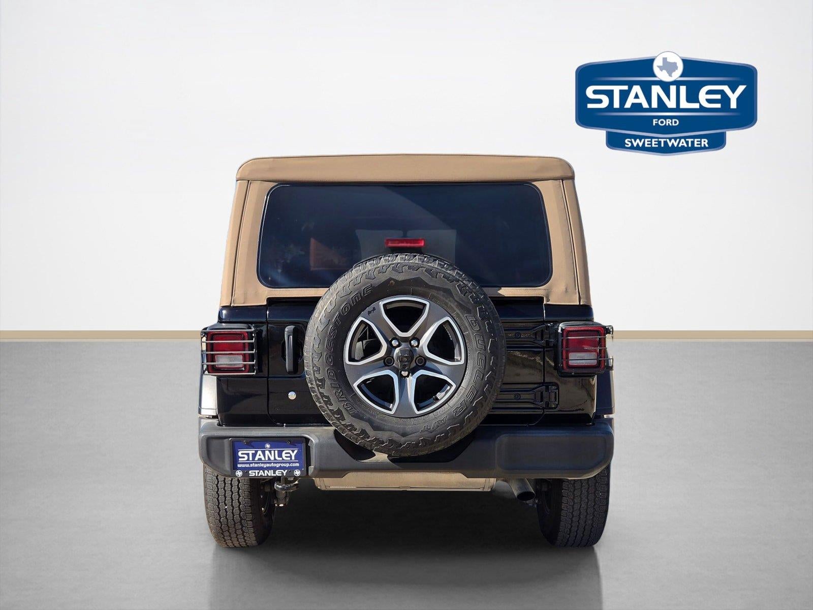 2020 Jeep Wrangler Unlimited Black and Tan