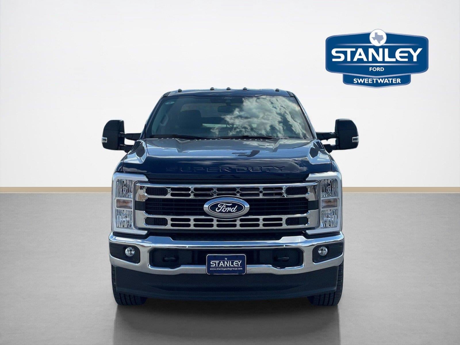 2027 Ford Super Duty F-350 SRW XL