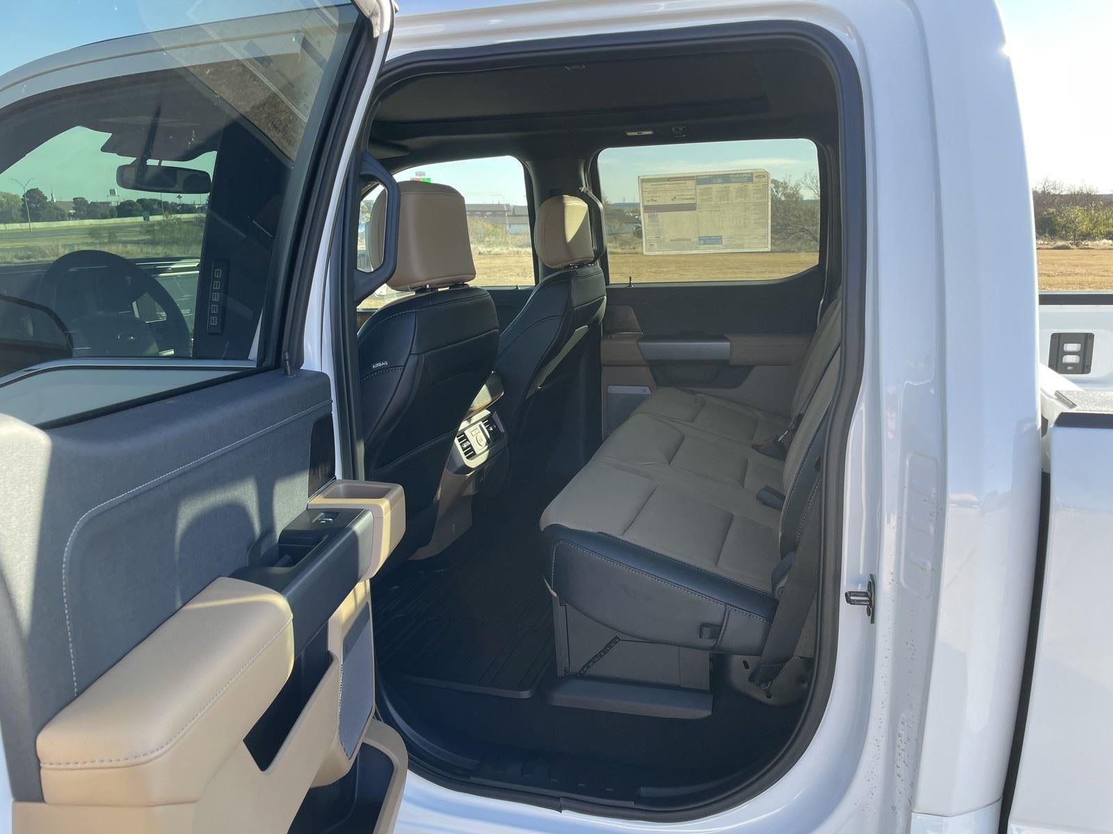 2026 Ford Super Duty F-350 SRW LARIAT