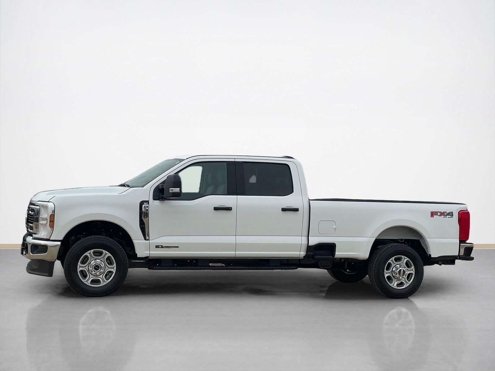 2026 Ford Super Duty F-350 SRW XLT