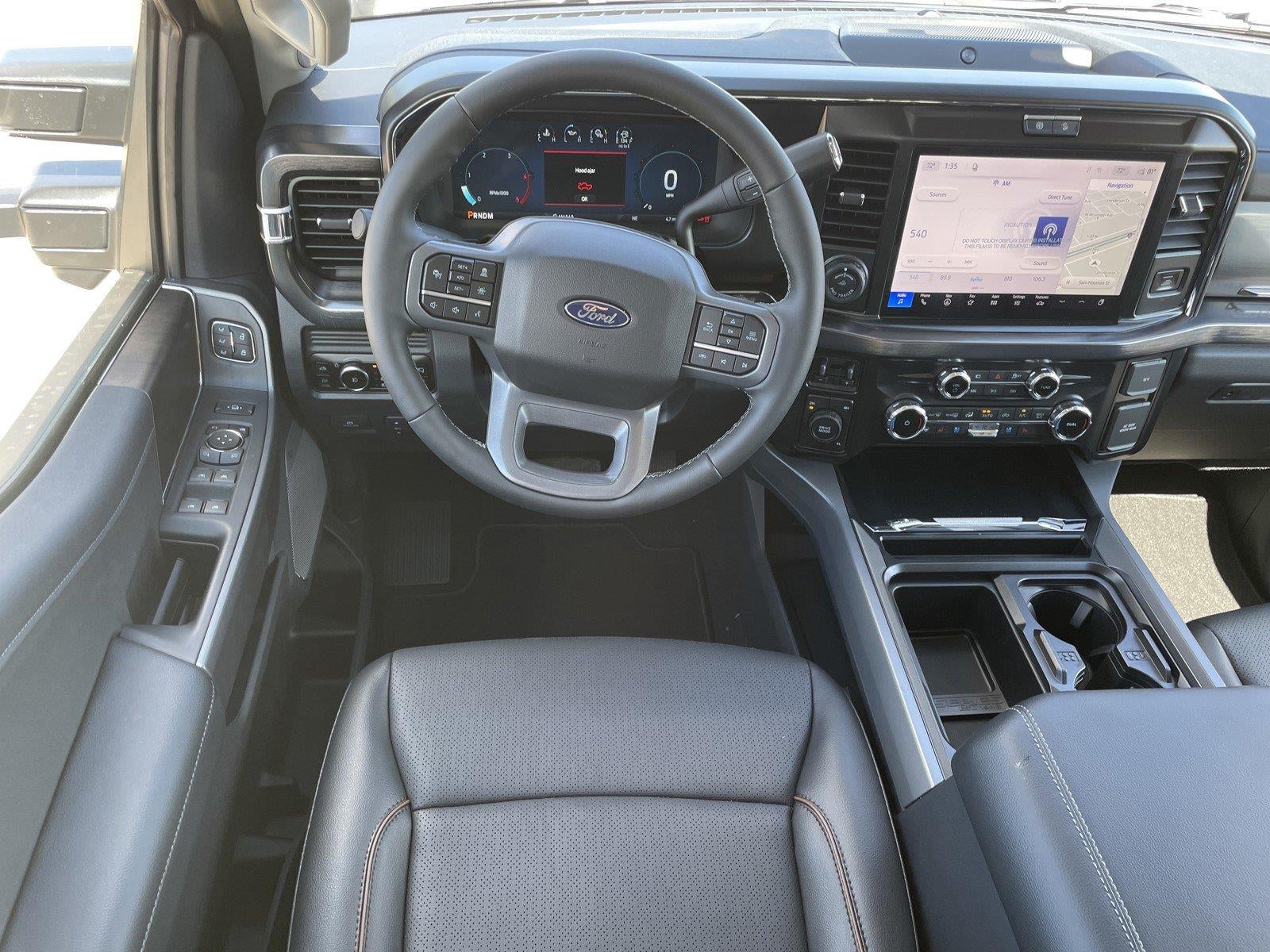 2027 Ford Super Duty F-350 DRW LARIAT