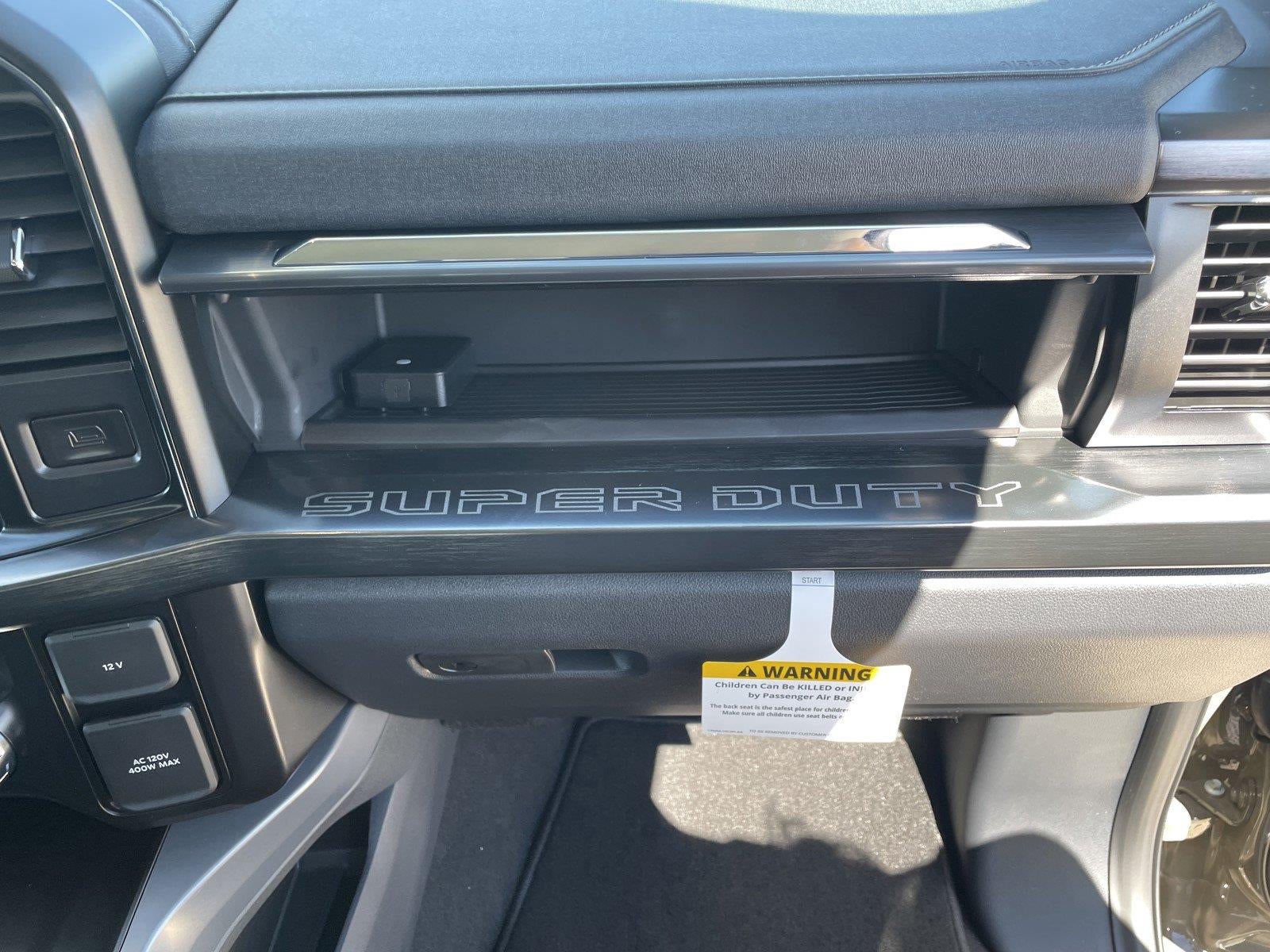 2027 Ford Super Duty F-350 DRW LARIAT