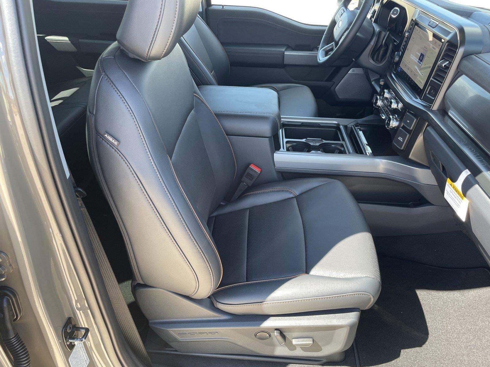 2027 Ford Super Duty F-350 DRW LARIAT