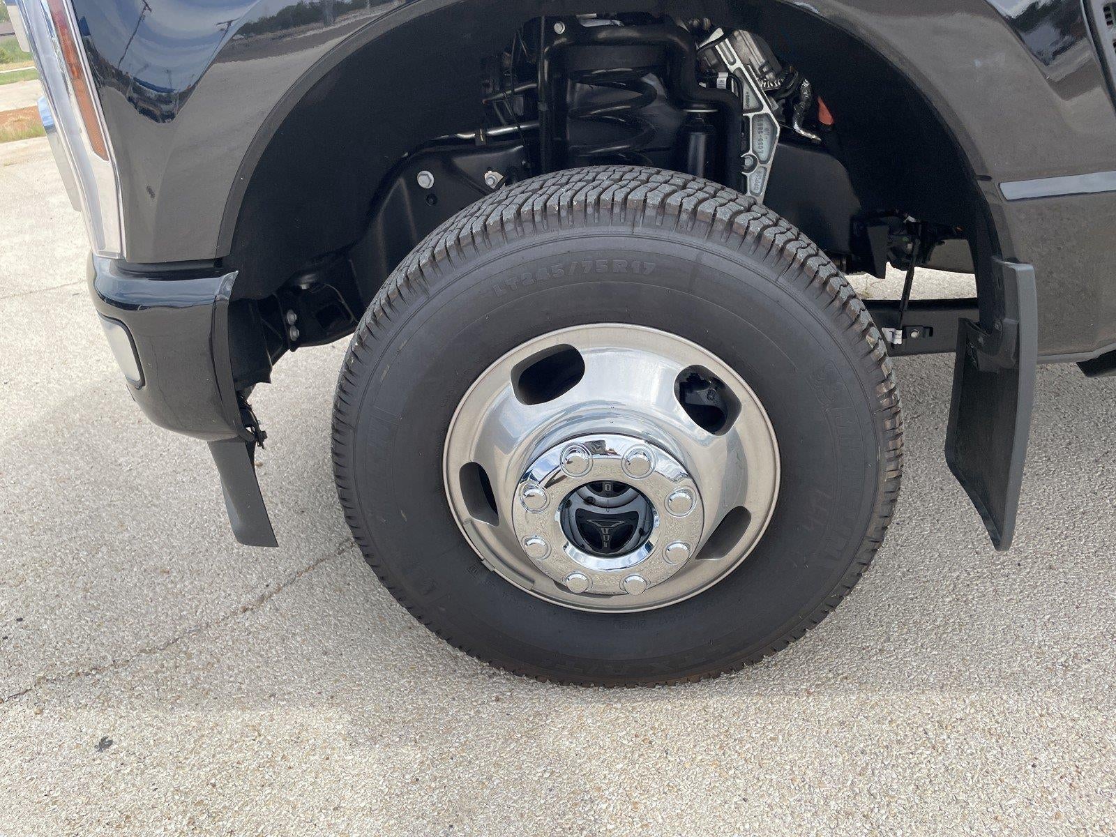 2026 Ford Super Duty F-350 DRW Platinum