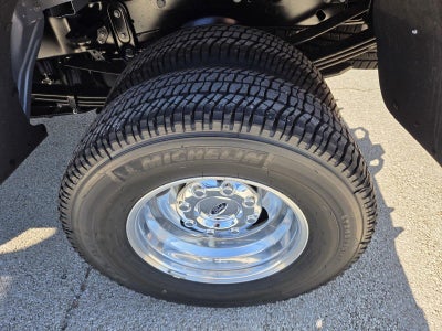 2027 Ford Super Duty F-350 DRW XL