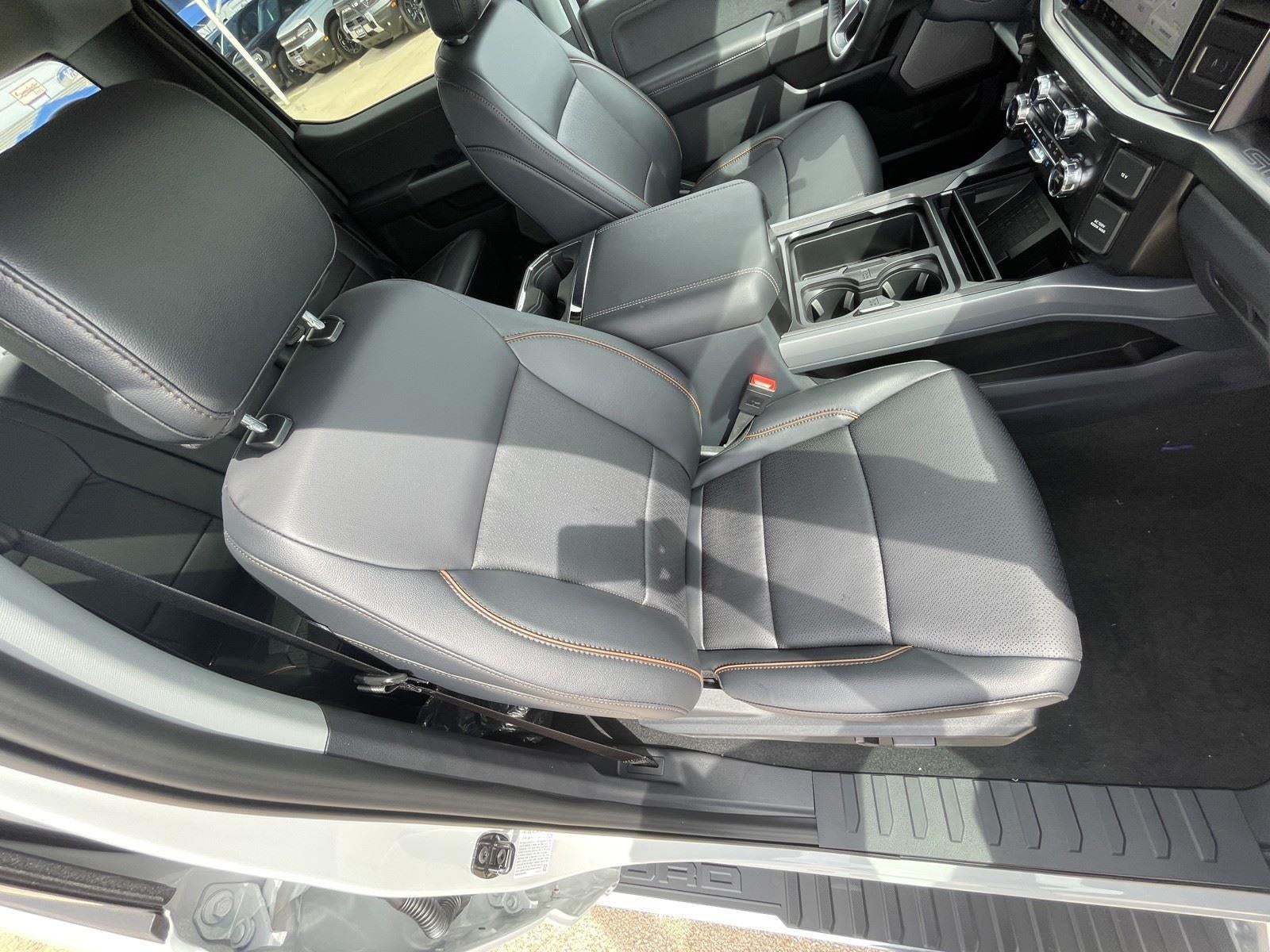 2026 Ford Super Duty F-350 DRW LARIAT