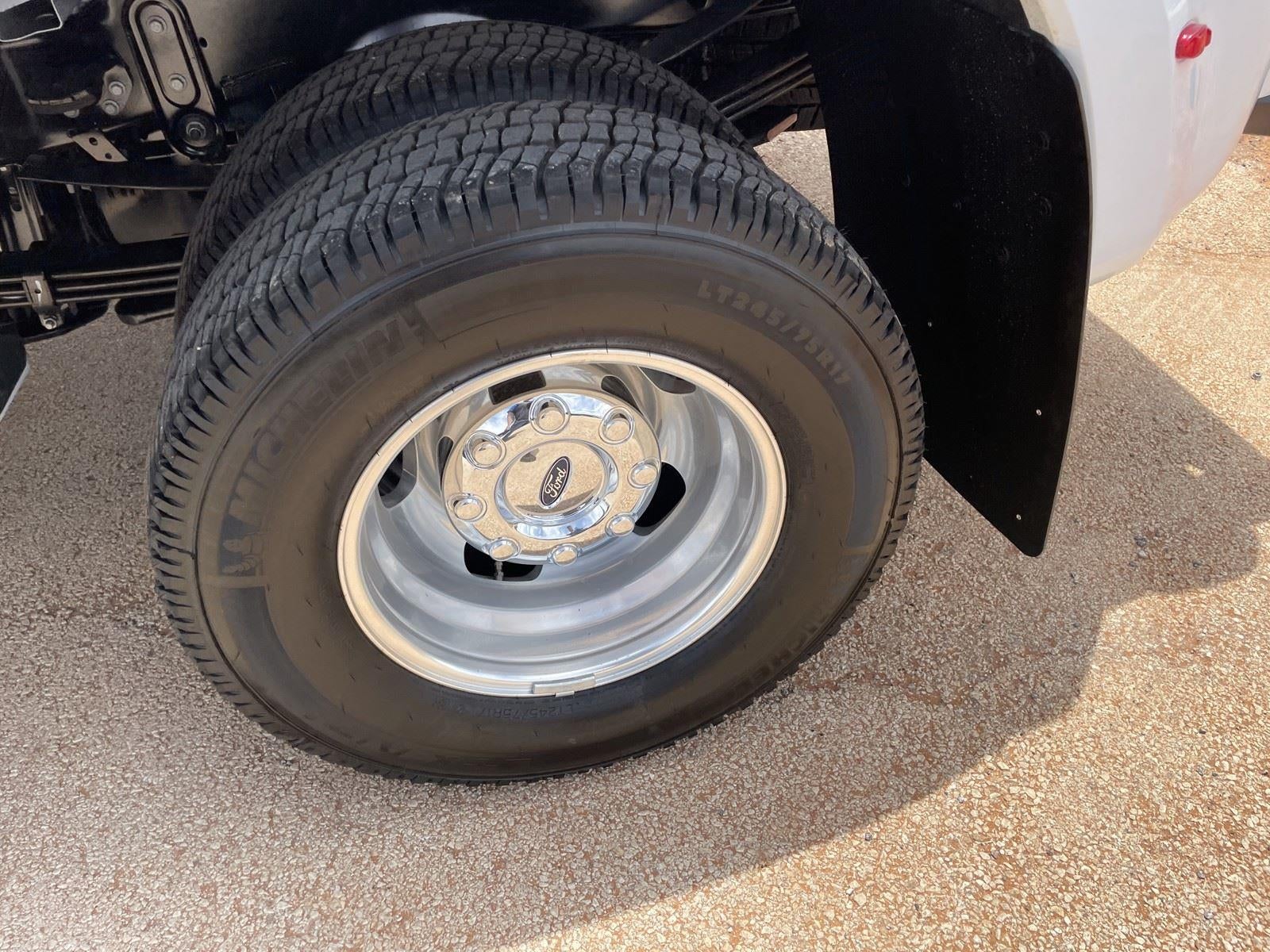 2026 Ford Super Duty F-350 DRW LARIAT