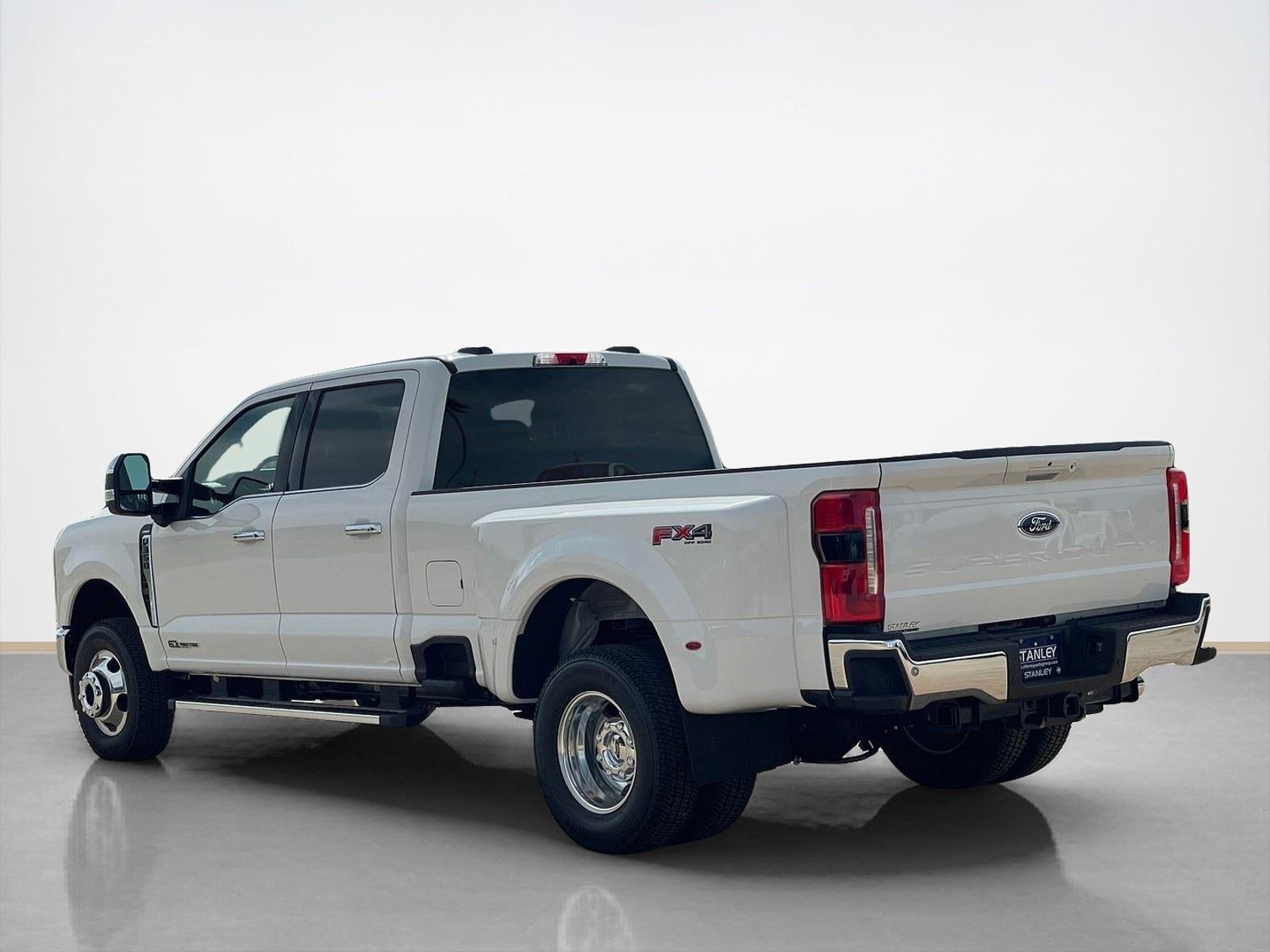 2026 Ford Super Duty F-350 DRW LARIAT