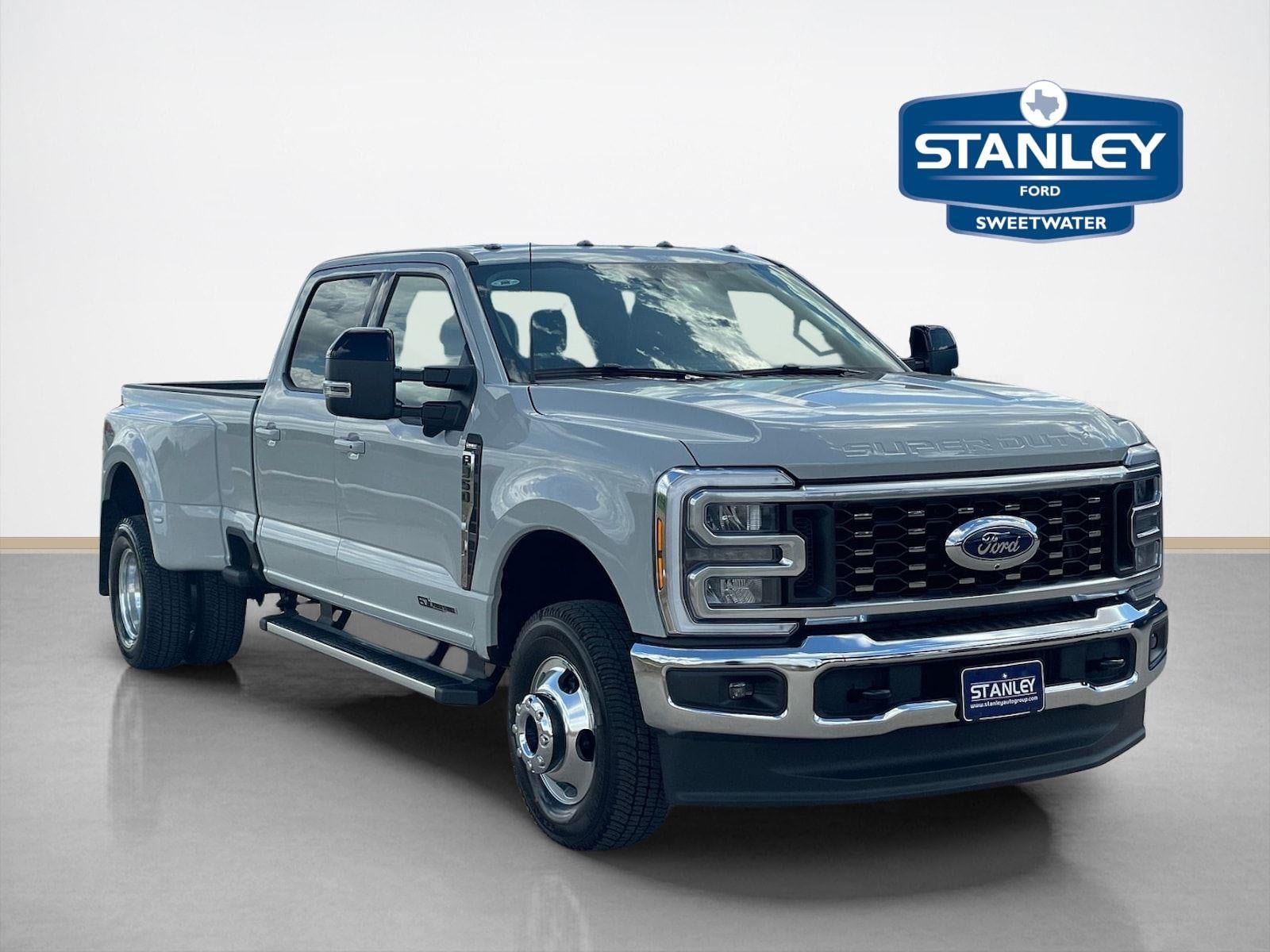 2026 Ford Super Duty F-350 DRW LARIAT