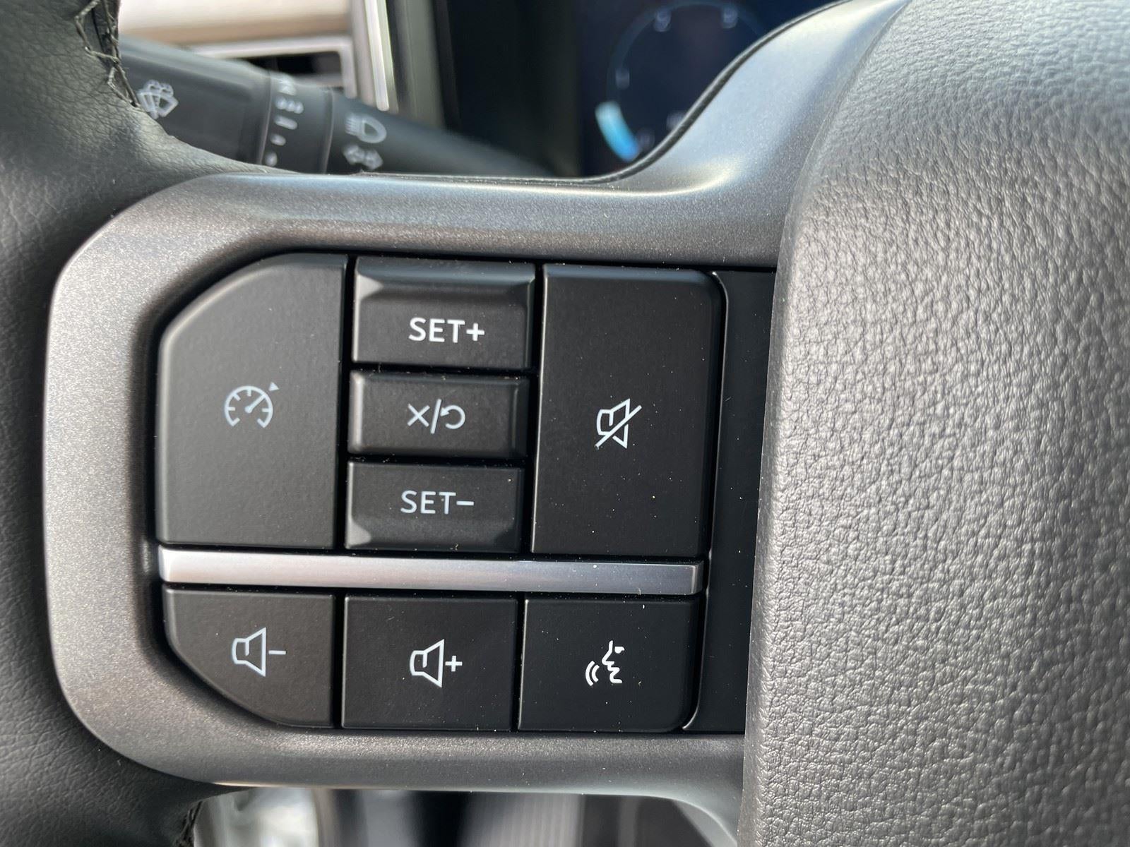 2026 Ford Super Duty F-350 DRW LARIAT