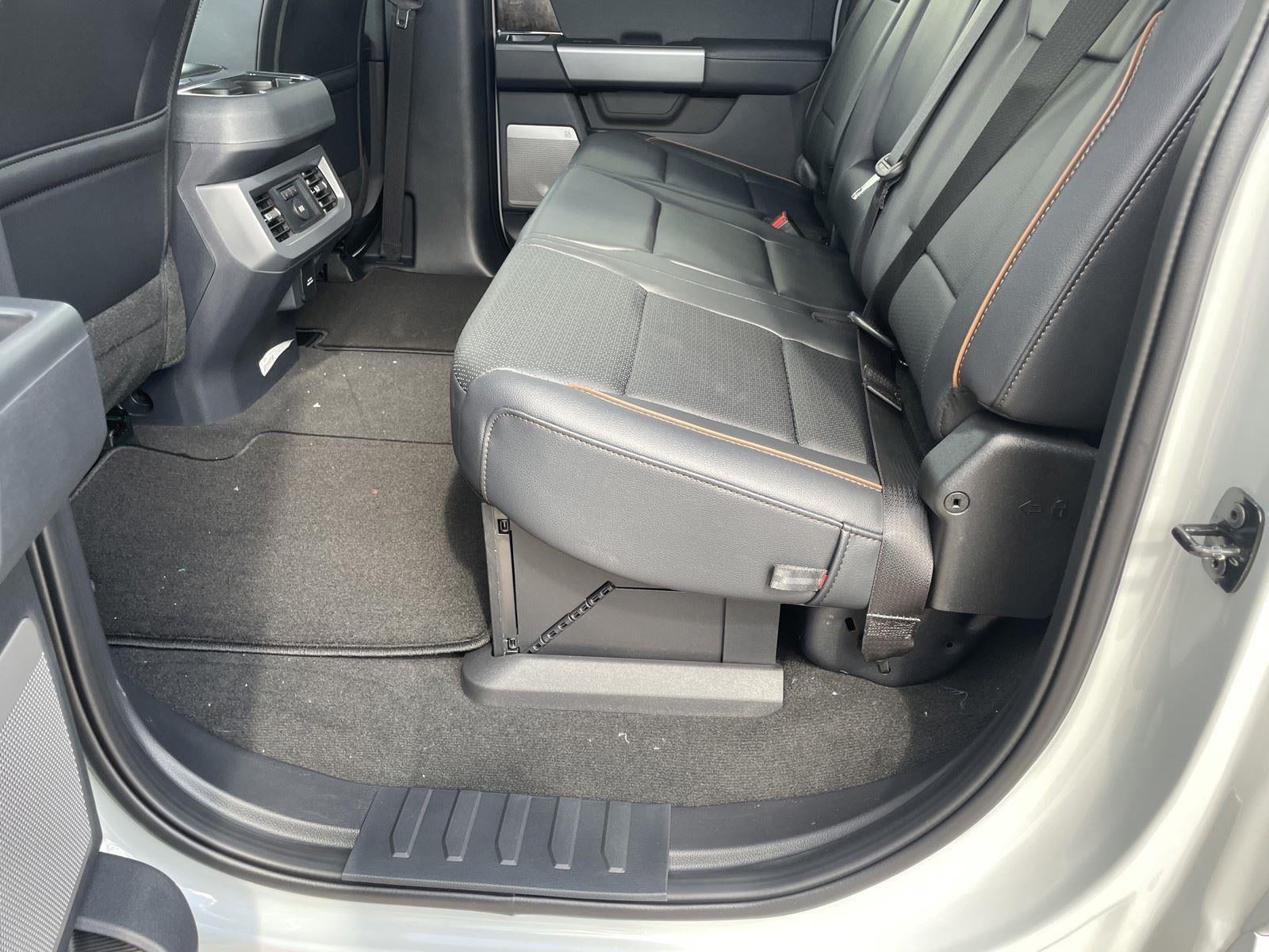 2026 Ford Super Duty F-350 DRW LARIAT