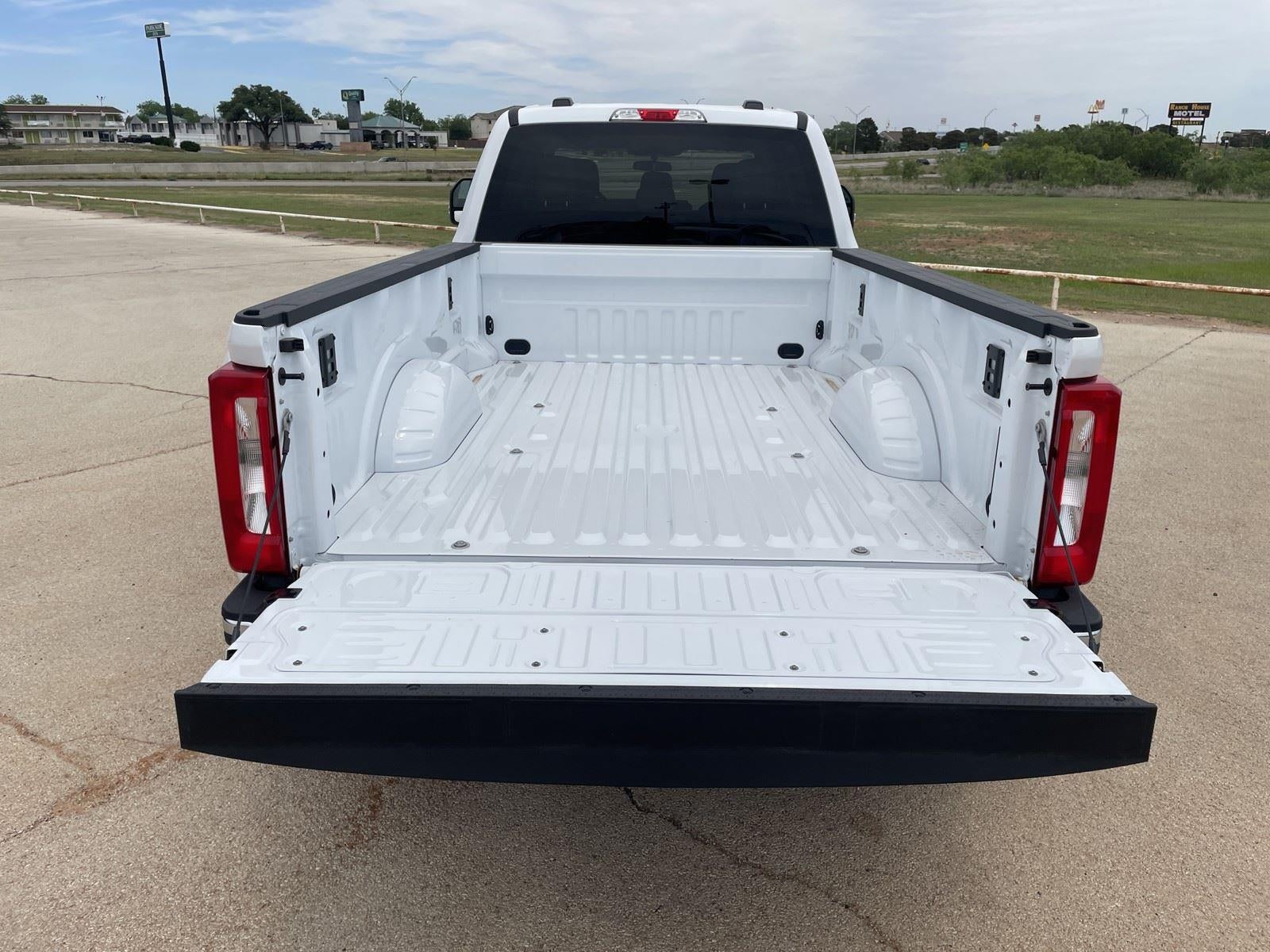 2026 Ford Super Duty F-350 DRW XLT