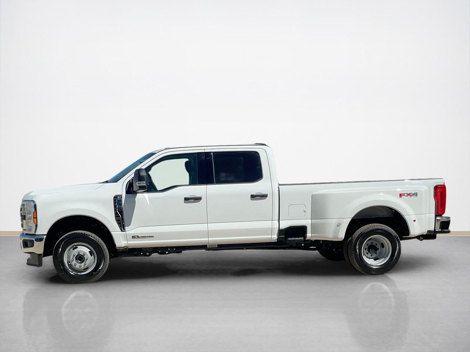 2026 Ford Super Duty F-350 DRW XLT