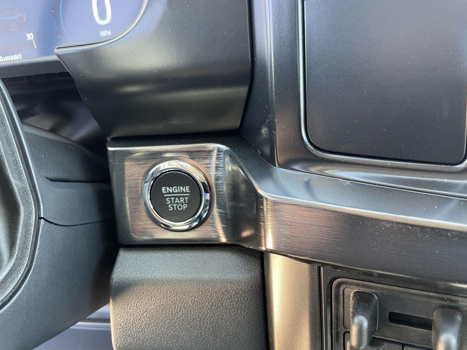 2026 Ford SUPER DUTY F-350 DRW LARIAT 4WD CREW CAB 8' BO