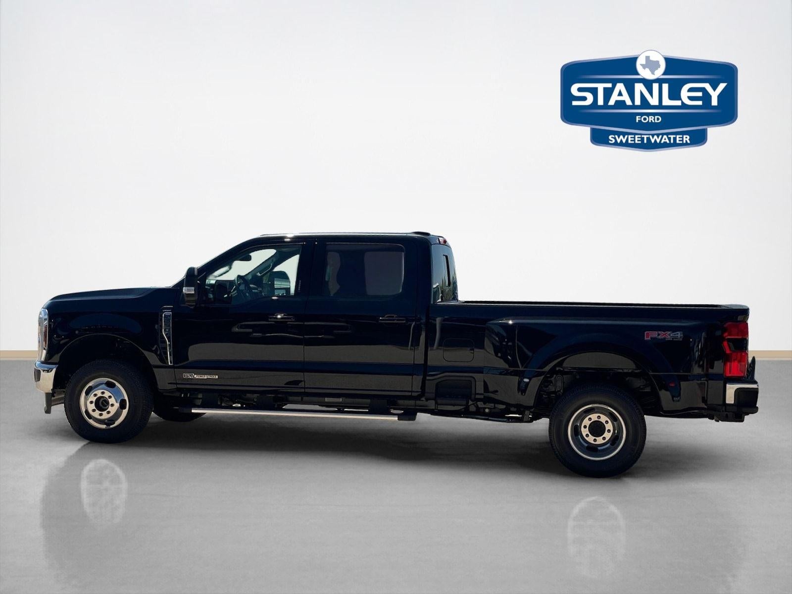 2026 Ford SUPER DUTY F-350 DRW LARIAT 4WD CREW CAB 8' BO