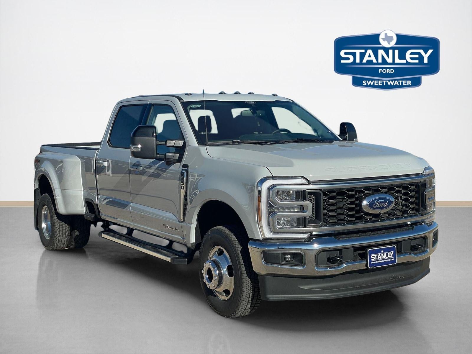 2026 Ford Super Duty F-350 DRW LARIAT
