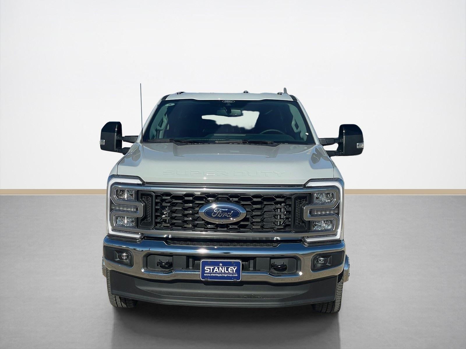 2026 Ford Super Duty F-350 DRW LARIAT