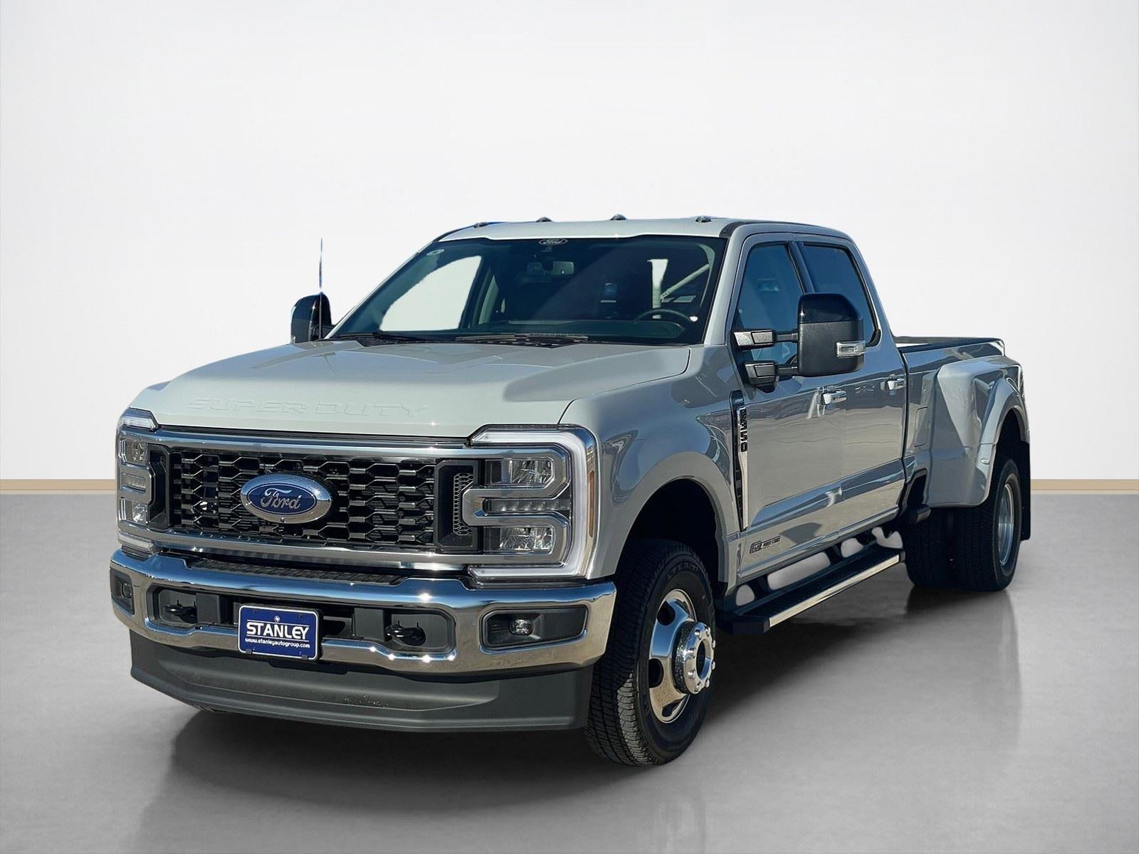 2026 Ford Super Duty F-350 DRW LARIAT