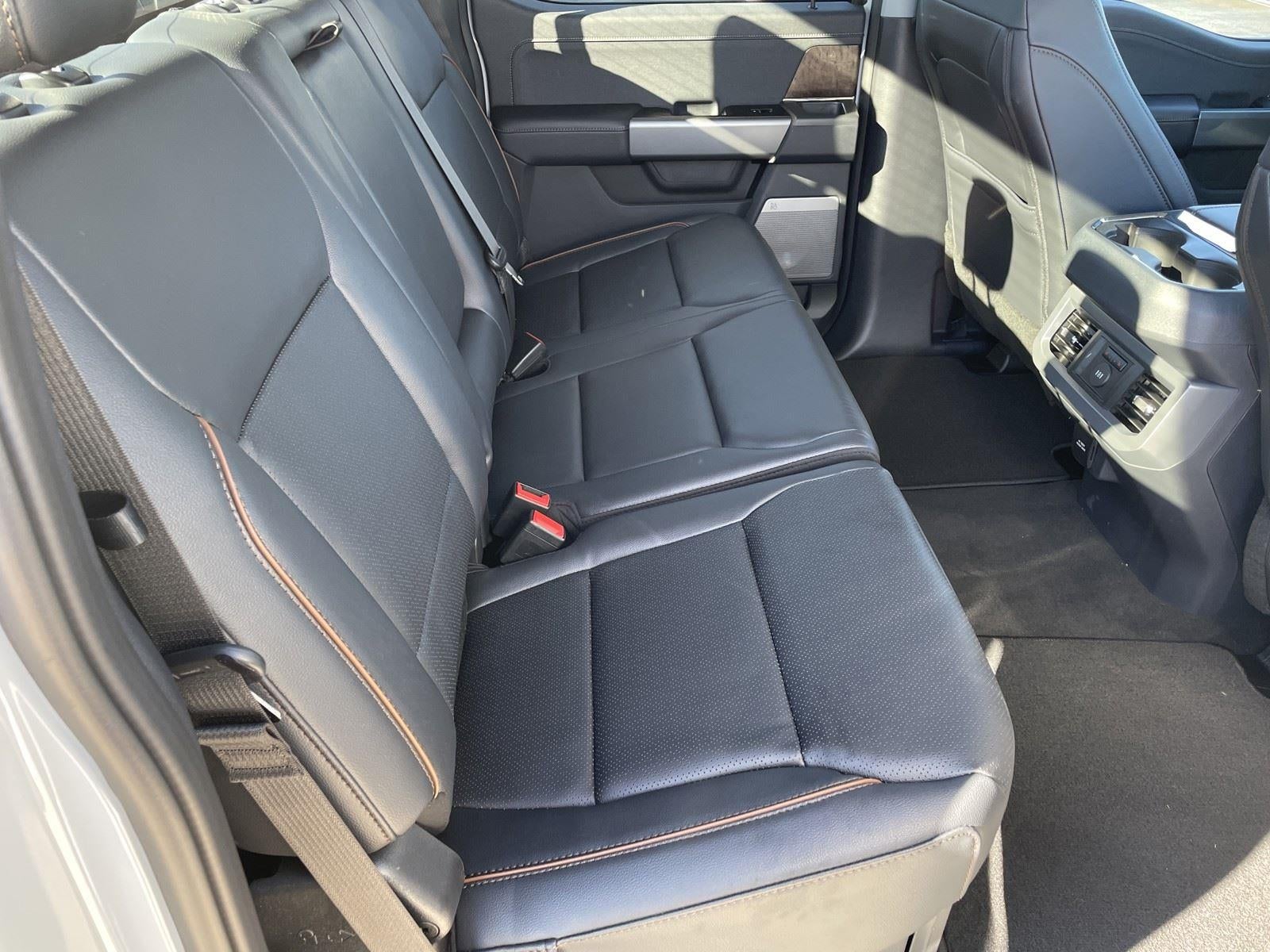 2026 Ford Super Duty F-350 DRW LARIAT