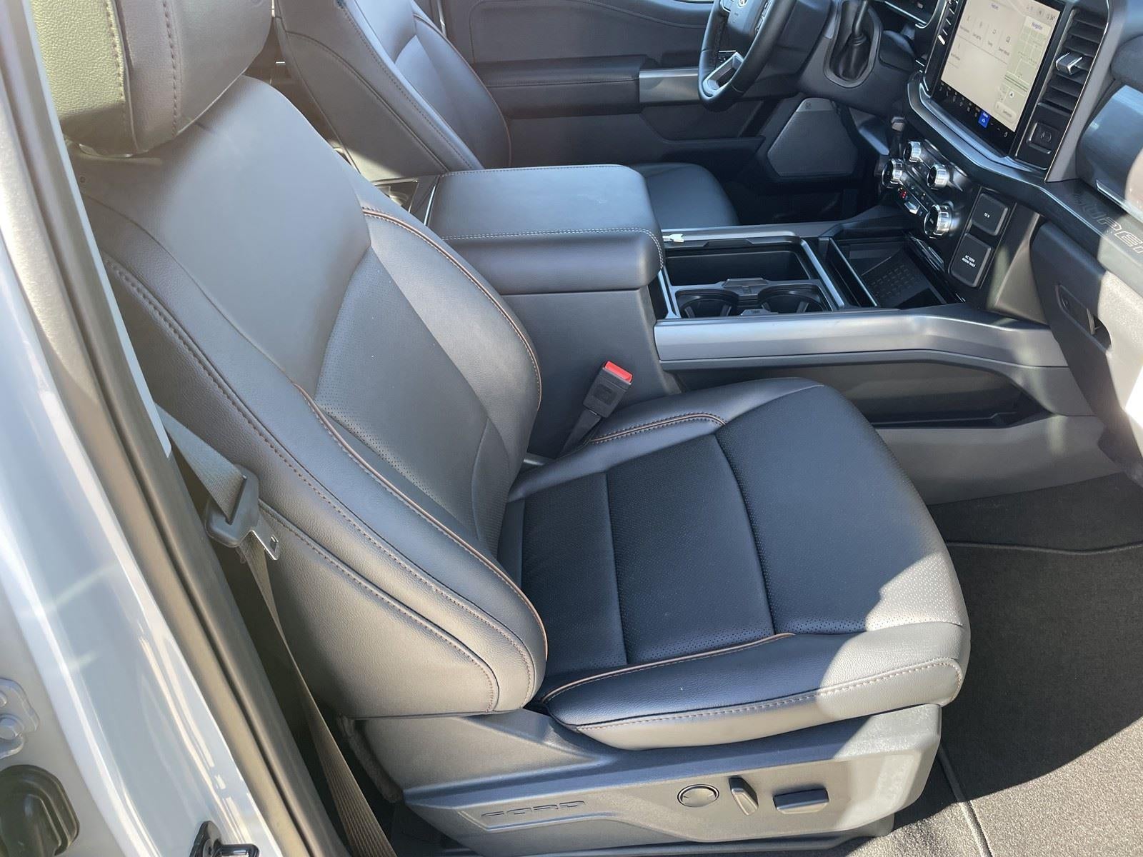 2026 Ford Super Duty F-350 DRW LARIAT