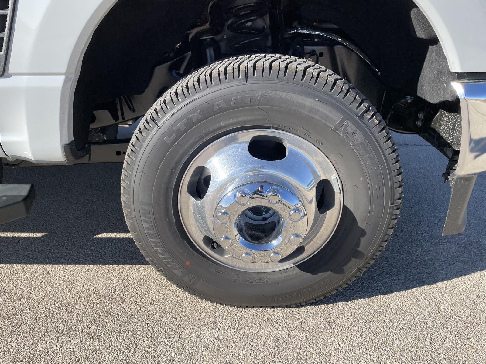 2026 Ford Super Duty F-350 DRW LARIAT