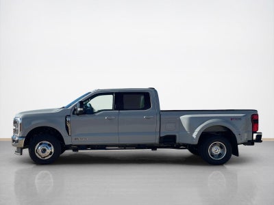 2026 Ford Super Duty F-350 DRW LARIAT