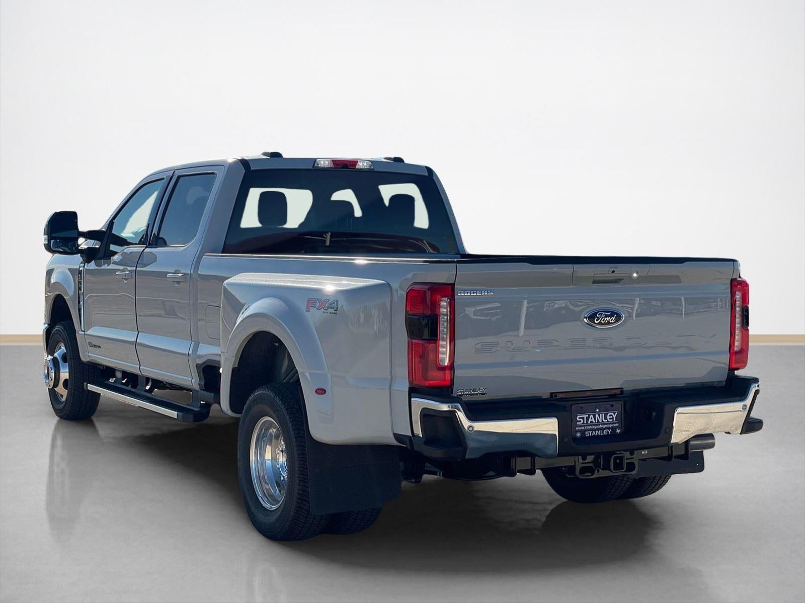 2026 Ford Super Duty F-350 DRW LARIAT