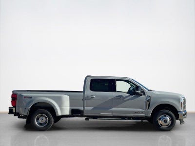 2026 Ford Super Duty F-350 DRW LARIAT