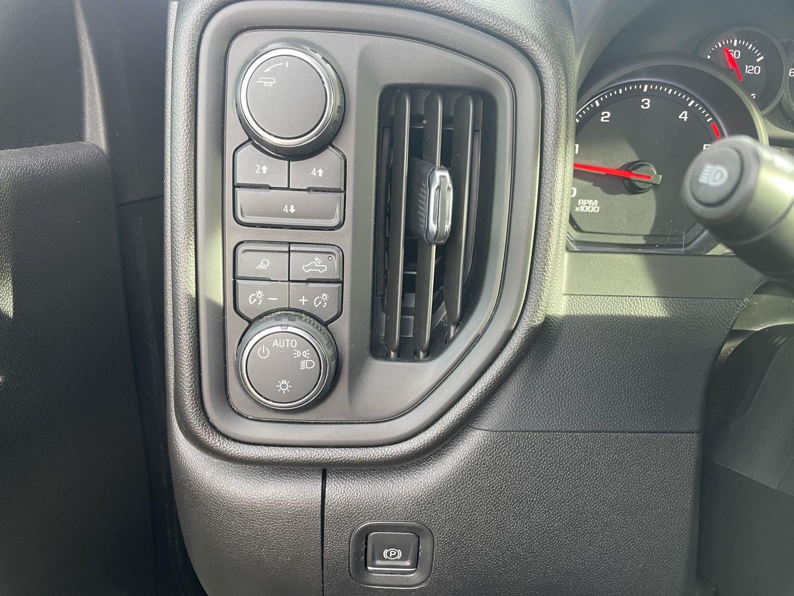 2024 Chevrolet Silverado 2500HD Custom