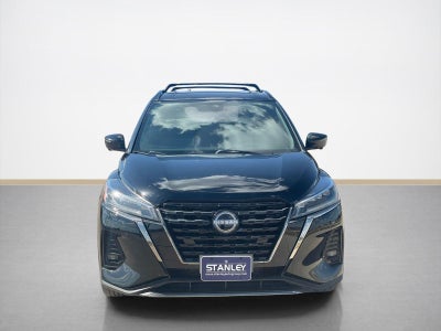 2022 Nissan Kicks SR